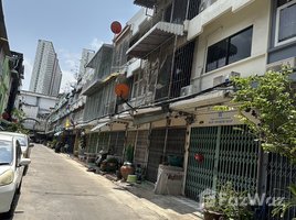 3 Bedroom Townhouse for sale in Thailand, Bang Phongphang, Yan Nawa, Bangkok, Thailand